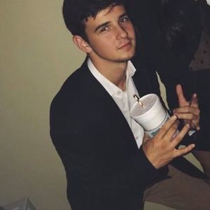 Meet your Posher, Collin